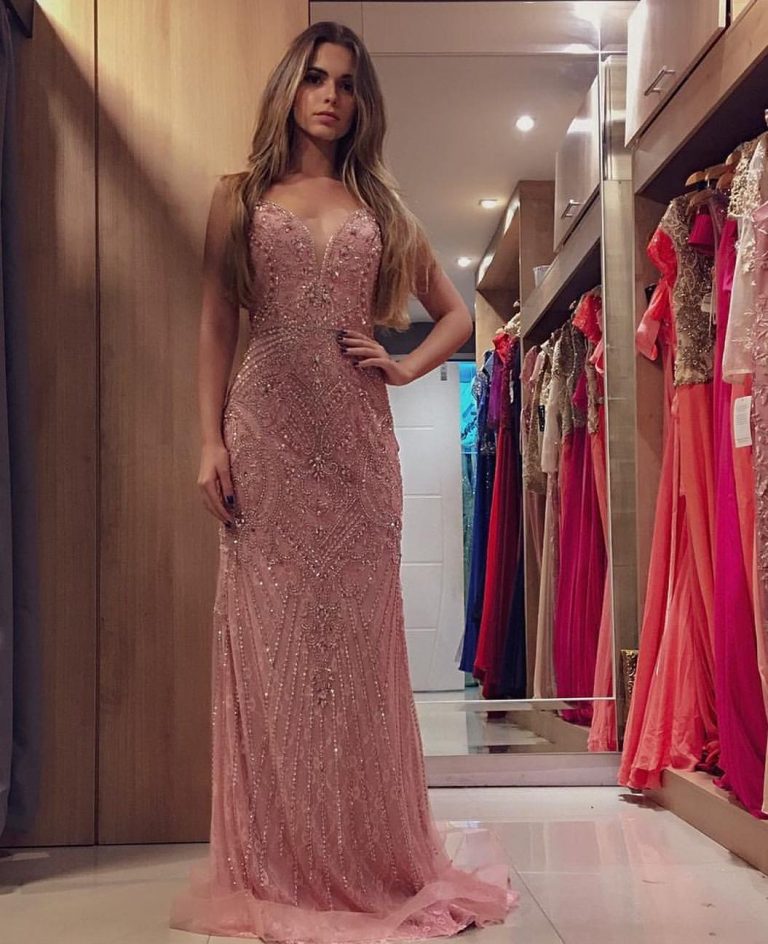 Aluguel de Vestido de Festa Bordado Decotado Madrinha 2020 próximo ao ...