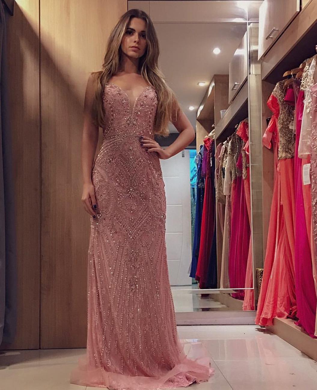 Aluguel de Vestido de Festa Bordado Decotado Madrinha 2020 próximo ao ...