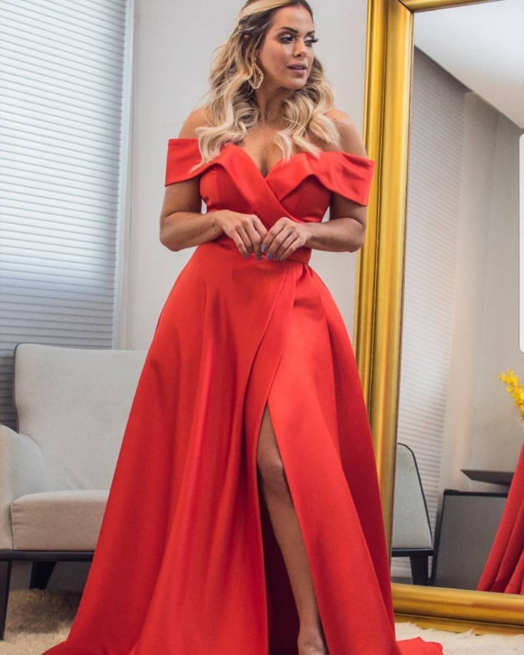 Aluguel de Vestido de Festa Madrinha 2020 Vermelho Minimalista Longo Decotado próximo a Maria da Graça - Fino Traje Moda Festa