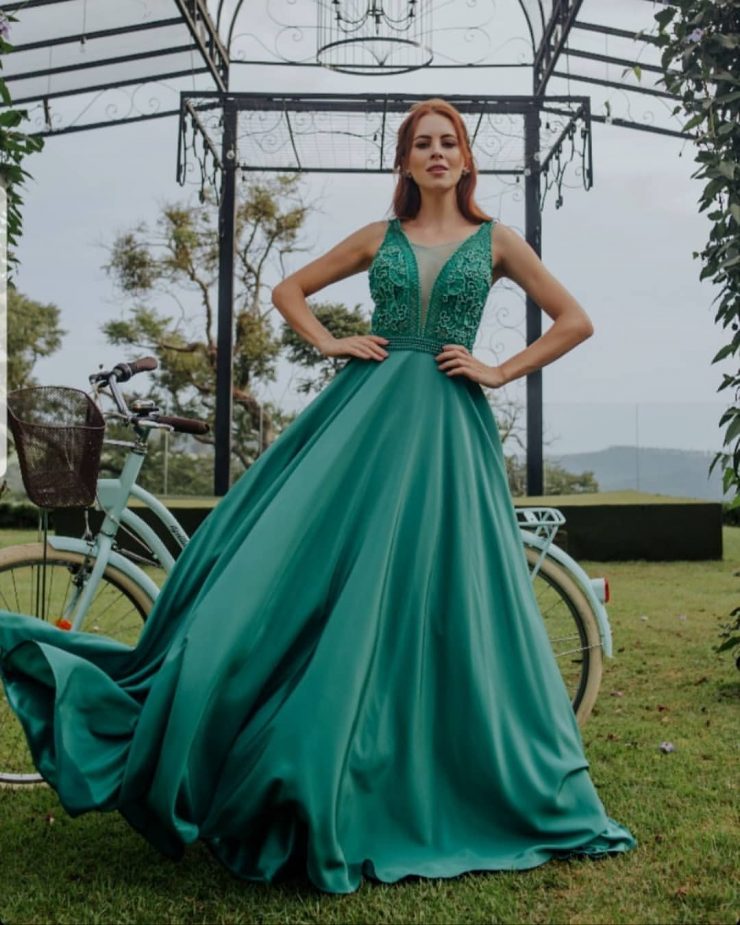 Vestido de Festa Baile de Formatura Romântico Decotado Longo Verde próximo à Água Santa para Alugar - Fino Traje Moda Festa