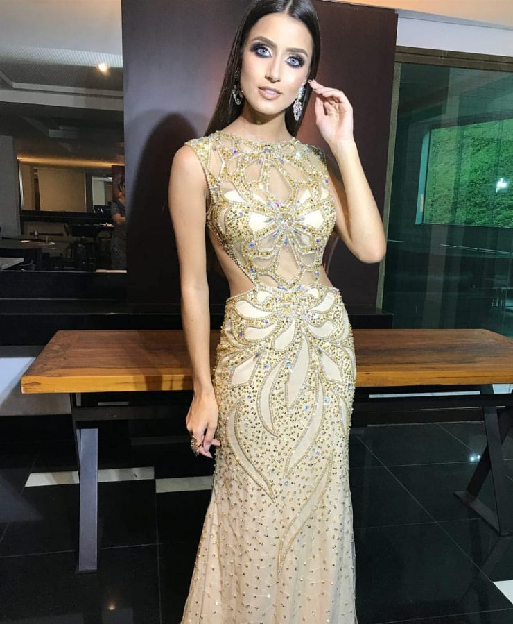 Vestido de Festa Dourado Pedras Formatura de Enfermagem próximo à Del Castilho para Alugar - Fino Traje Moda Festa