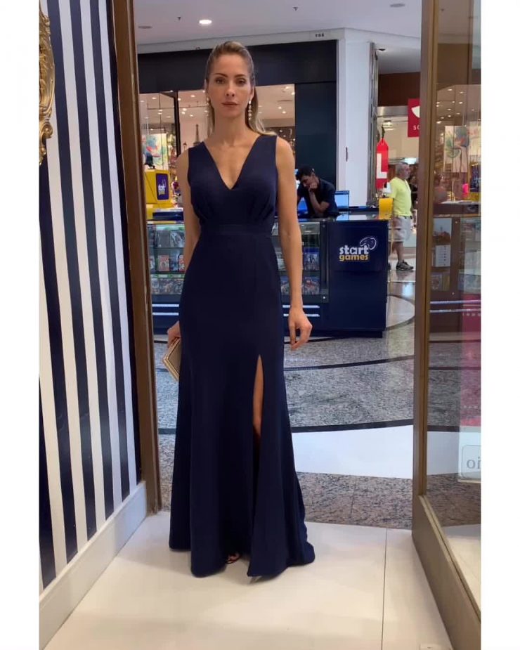 Vestido de Festa Longo Minimalista Decote Azul Marinho Madrinha de Casamento no Barra Shopping - Blue Shop