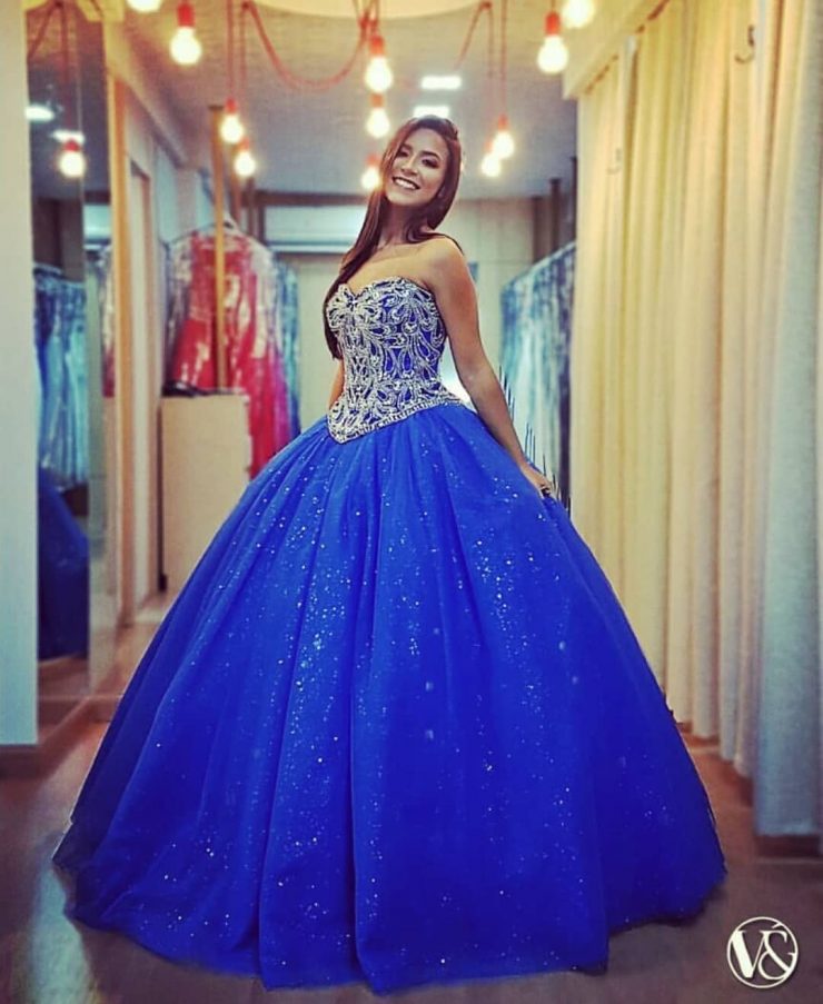 Vestido de Festa Longo Princesa 15 aninhos Azul próximo à São João de Meriti - Aluguel - Arrivee