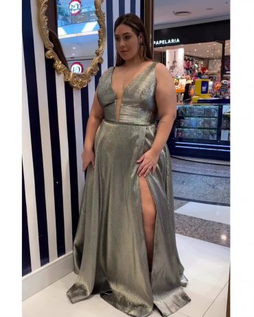 Vestido de Festa Madrinha de Casamento Decotado Longo Plus Size Prata na Barra - Blue Shop