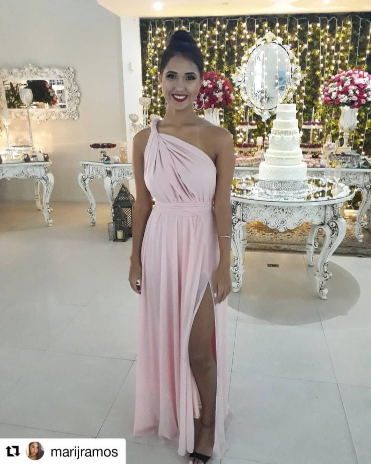 Vestido de Festa Madrinha de Casamento Rosa Fenda Longo próximo à Guadalupe - Aluguel - Arrivee