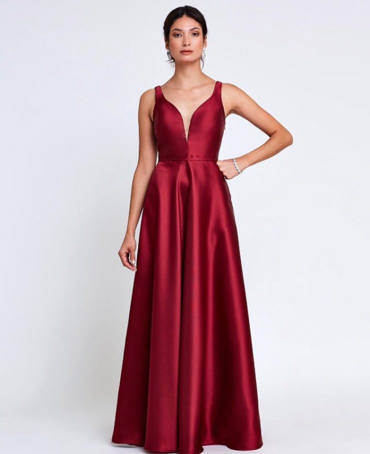 Vestido de Festa Marsala Madrinha de Casamento Decotado Longo próximo à Pilares - Aluguel - Fino Traje Moda Festa