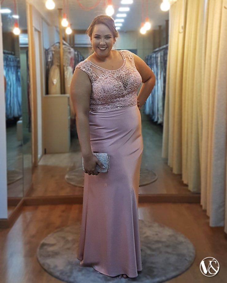 Vestido de Festa Plus Size Longo Rosa Madrinha 2020 próximo à Padre Miguel para Alugar - Arrivee