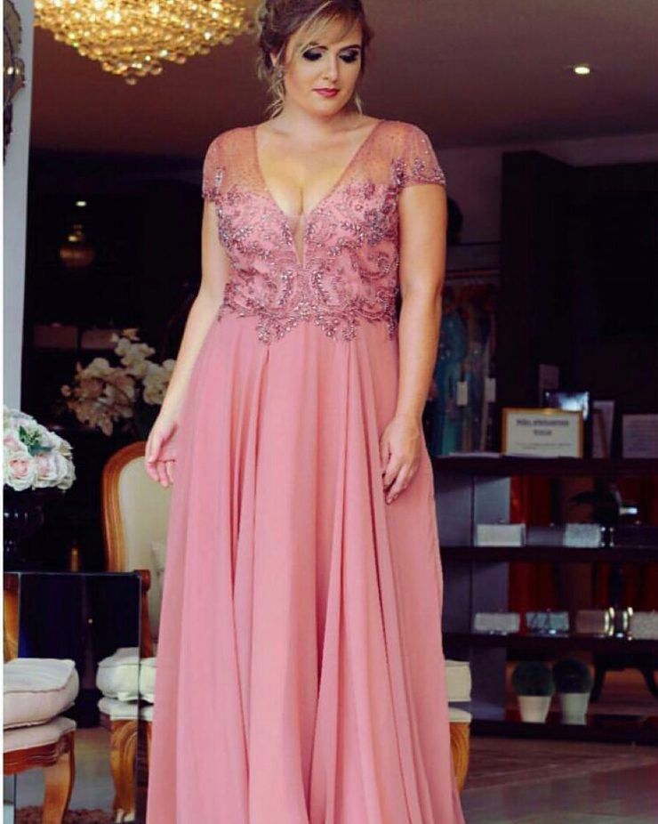 Vestido de Festa Rosa Longo Plus Size Formanda próximo à Cascadura - Aluguel - Fino Traje Moda Festa