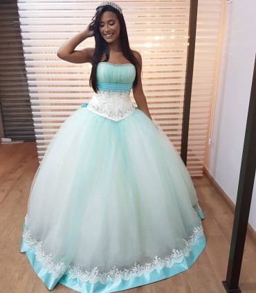 Vestido de Festa Tiffany Azul 15 anos Rodado em Campo Grande - Aluguel - Arrivee