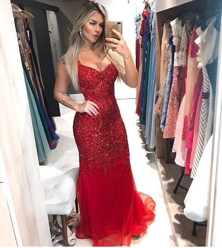 Vestido de Festa Vermelho Longo Decote Bordado Formatura Ensino Médio próximo à Irajá - Fino Traje Moda Festa